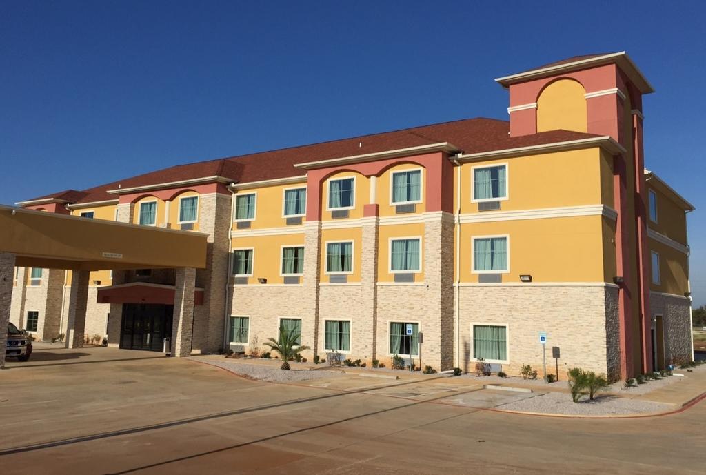 Residency Suites Cotulla Bagian luar foto