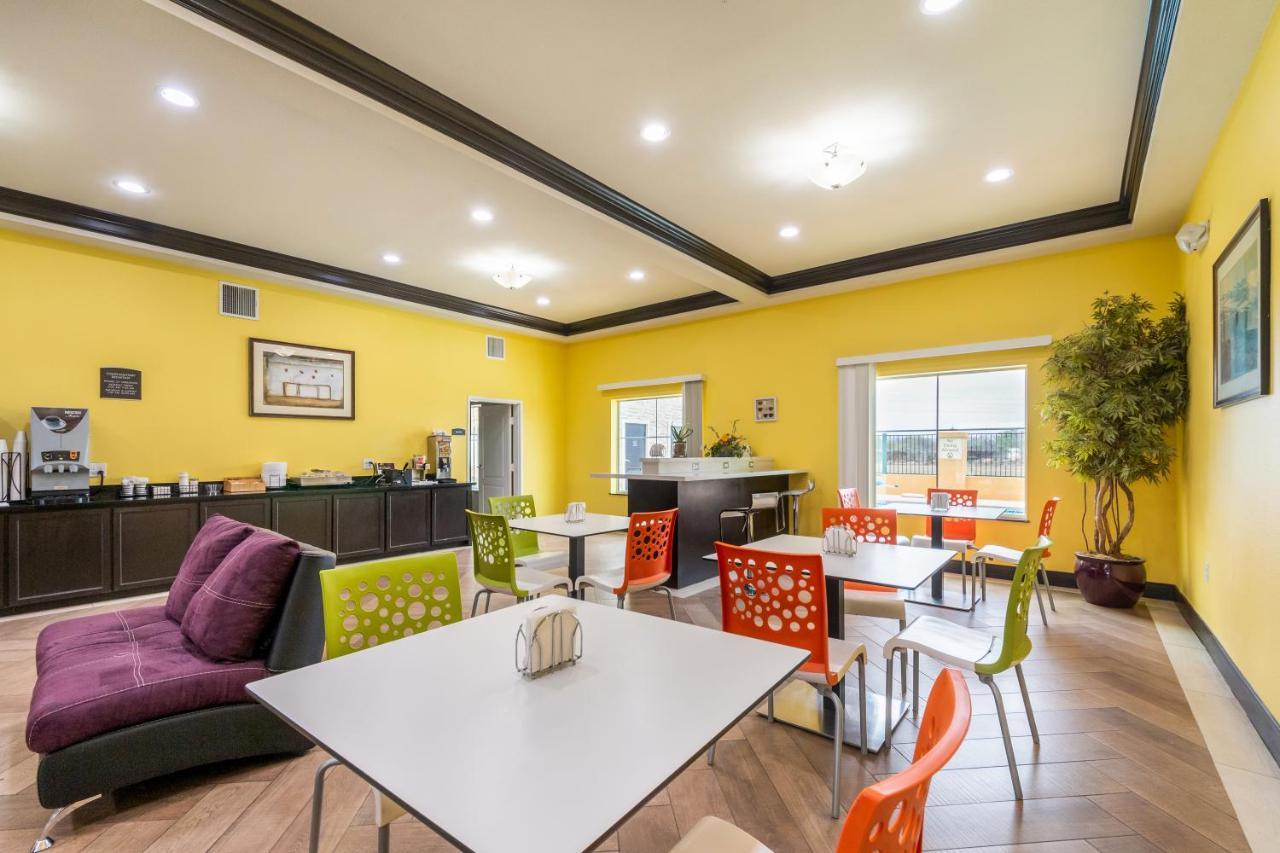 Residency Suites Cotulla Bagian luar foto