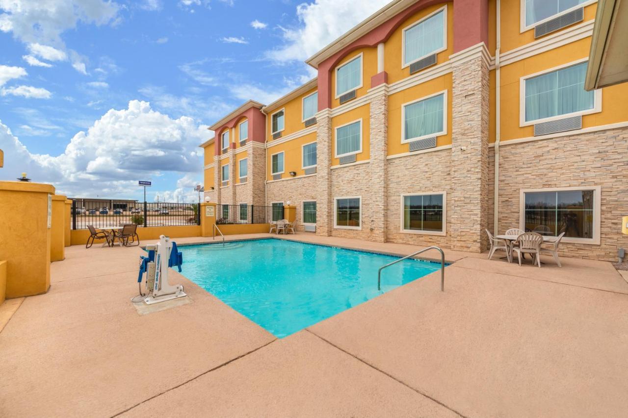 Residency Suites Cotulla Bagian luar foto